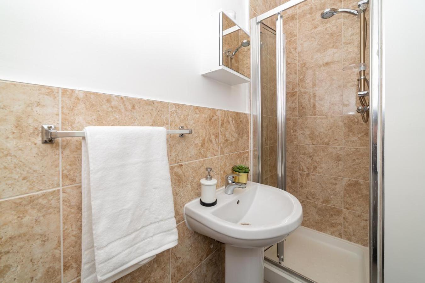 Diana Hotel Лондон Экстерьер фото